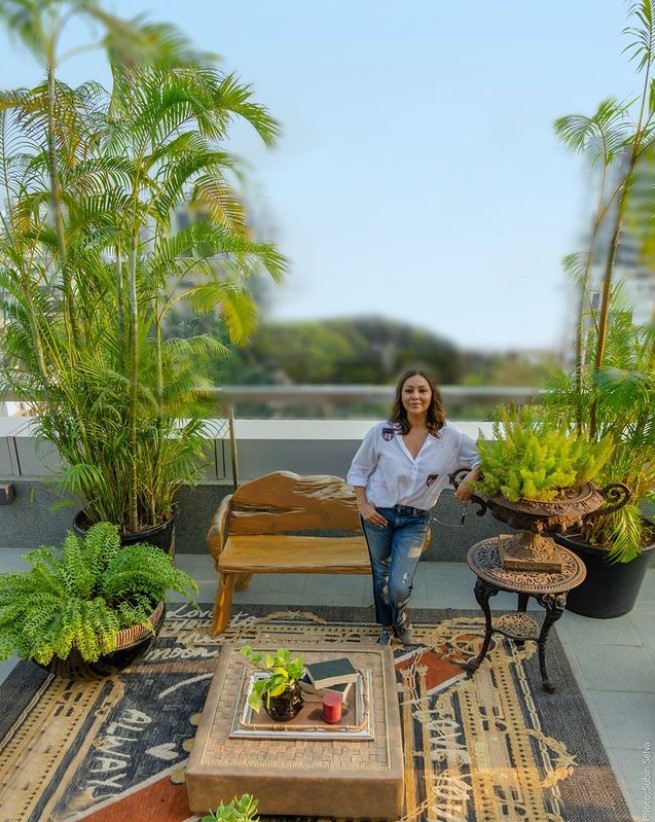 Gauri Khan posing in the seating area of her terrace. (Source: Instagram)